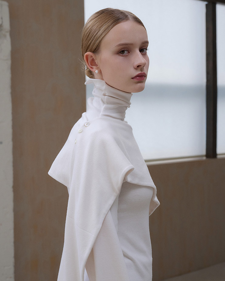 Vanessa pintuck turtleneck top&cape set [Off white] Korea