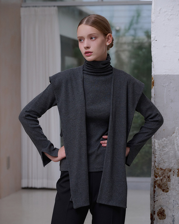 Vanessa pintuck turtleneck cape set [Charcoal] Korea